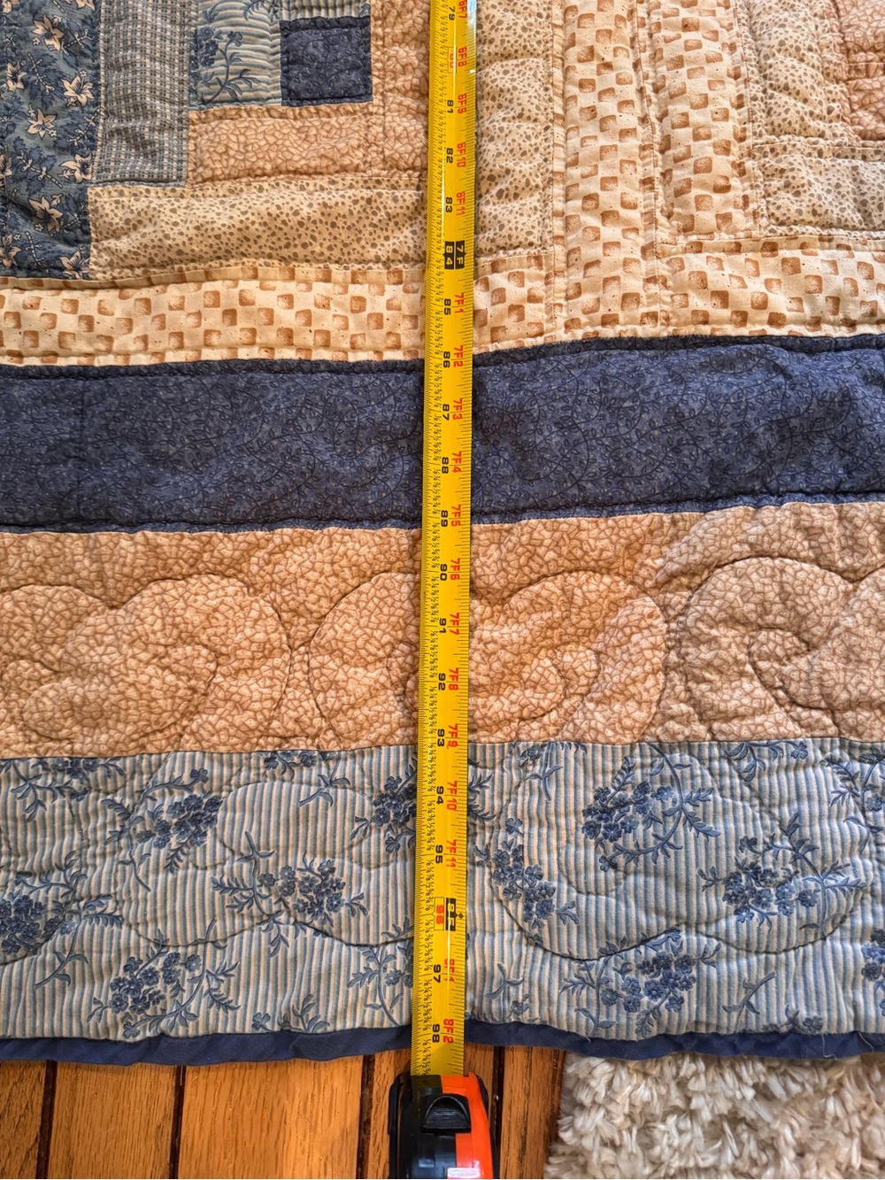 Handmade Log Cabin pattern quilt with blue and tan fabrics - Picture 6 of 16